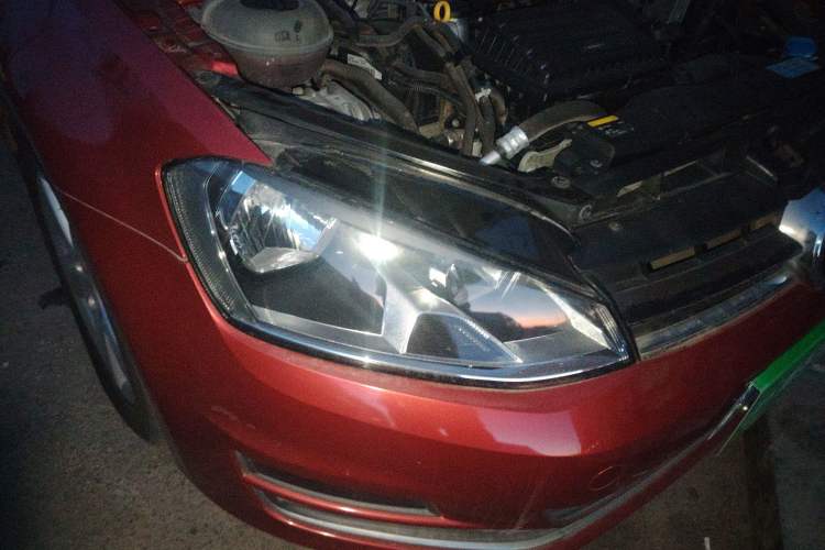 Used Volkswagen Golf 2015 1.4TSI Automatic Luxury Model Right Front Headlight