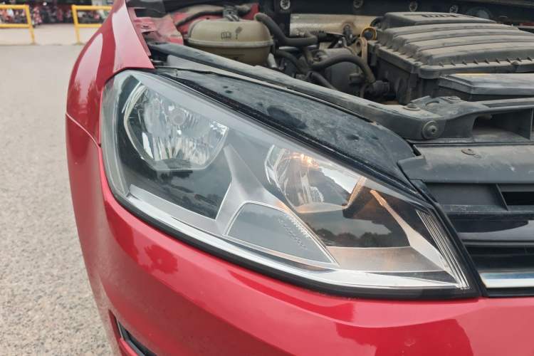 Used Volkswagen Golf 2015 1.6L Automatic Fashion Model Right Front Headlight