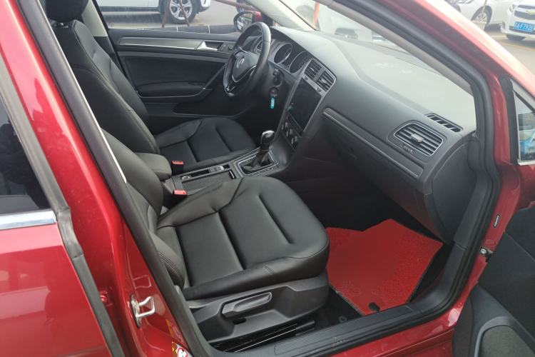 Used Volkswagen Golf 2015 1.4TSI Automatic Comfort Model Right Front Seat