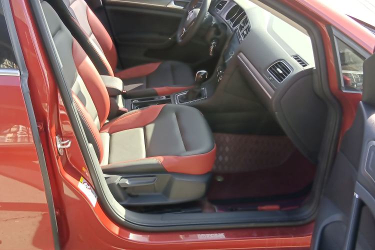 Used Volkswagen Golf 2015 1.6L Automatic Comfort Model Right Front Seat