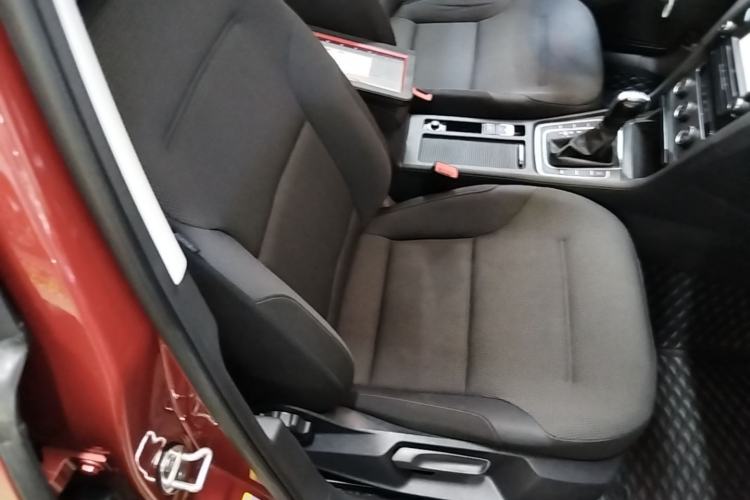 Used Volkswagen Golf 2015 1.4TSI Automatic Comfort Model Right Front Seat