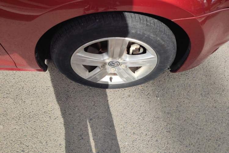 Used Volkswagen Golf 2015 1.6L Automatic Comfort Model Right Front Wheel Hub