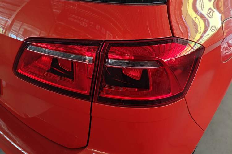 Used Volkswagen Golf 2015 1.4TSI Sportsvan Right Rear Taillight