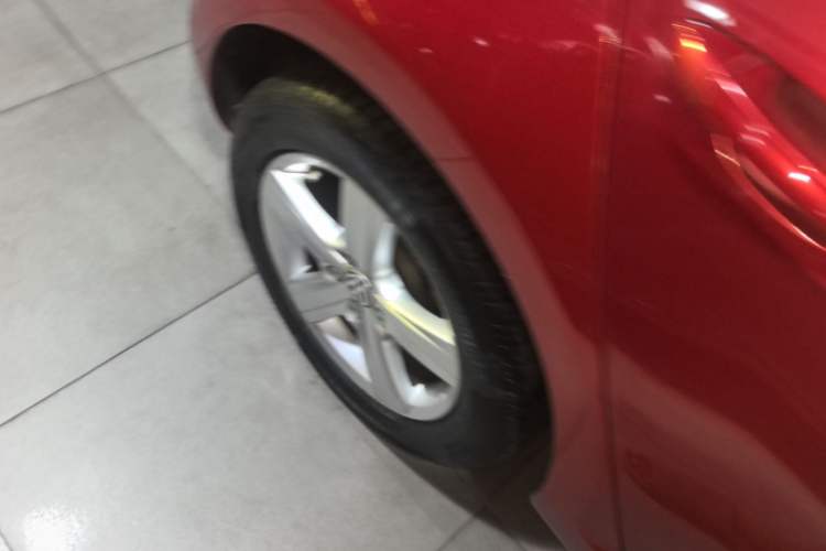 Used Volkswagen Golf 2015 1.6L Automatic Comfort Model Right Rear Wheel Hub