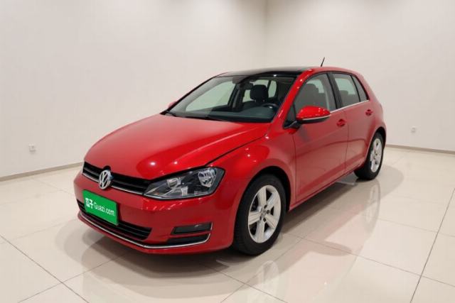Ojetý Volkswagen Golf 2015 1.4TSI Automatic Luxury Model