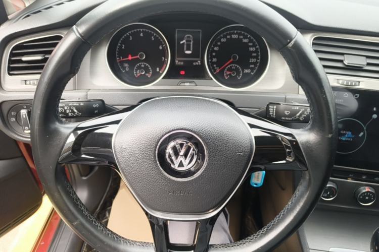Used Volkswagen Golf 2015 1.4TSI Automatic Comfort Model Steering Wheel