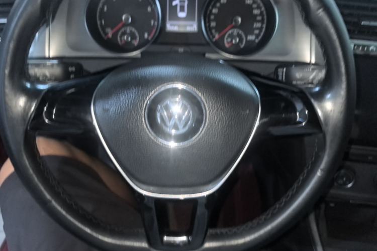 Used Volkswagen Golf 2015 1.6L Automatic Comfort Model Steering Wheel