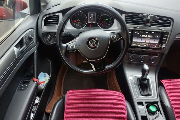 Used Volkswagen Golf 2015 1.4TSI Automatic Luxury Model Steering Wheel