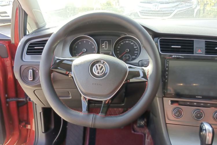 Used Volkswagen Golf 2015 1.6L Automatic Comfort Model Steering Wheel