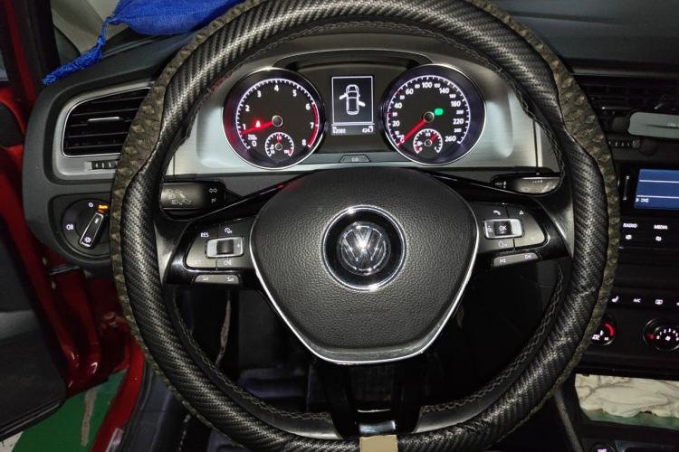 Used Volkswagen Golf 2015 1.4TSI Automatic Luxury Model Steering Wheel