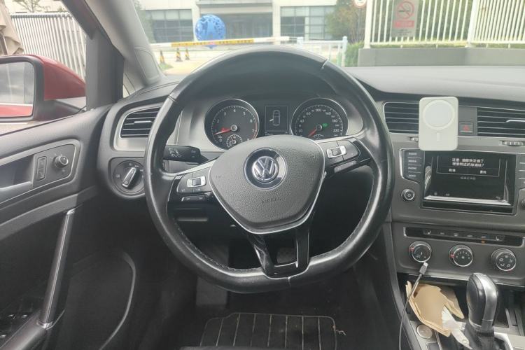 Used Volkswagen Golf 2015 1.4TSI Automatic Luxury Model Steering Wheel