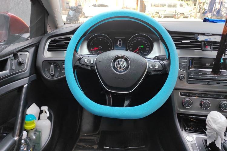 Used Volkswagen Golf 2015 1.4TSI Automatic Luxury Model Steering Wheel