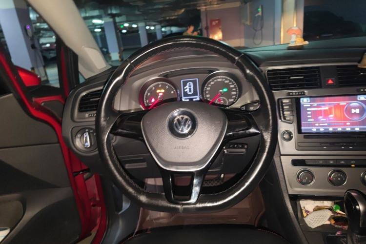Used Volkswagen Golf 2015 1.6L Automatic Comfort Model Steering Wheel