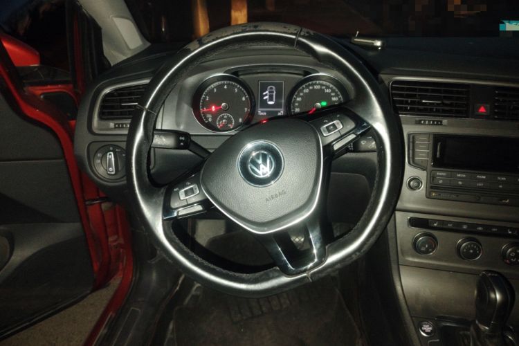 Used Volkswagen Golf 2015 1.4TSI Automatic Luxury Model Steering Wheel