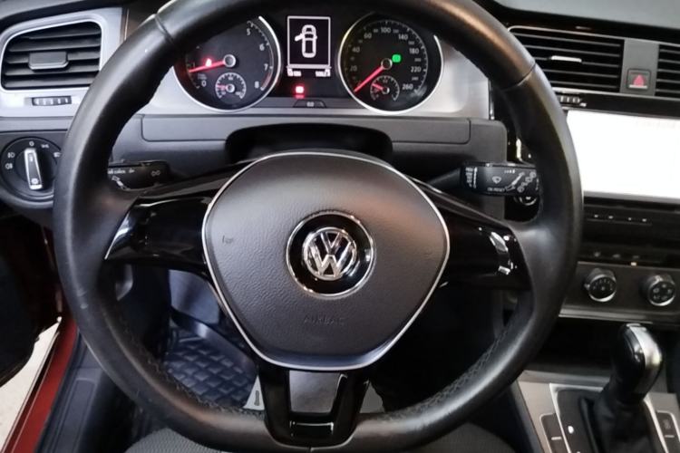 Used Volkswagen Golf 2015 1.4TSI Automatic Comfort Model Steering Wheel