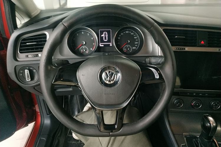 Used Volkswagen Golf 2015 1.6L Automatic Comfort Model Steering Wheel
