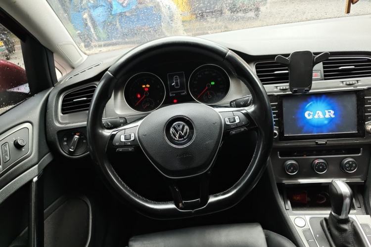 Used Volkswagen Golf 2015 1.4TSI Automatic Luxury Model Steering Wheel