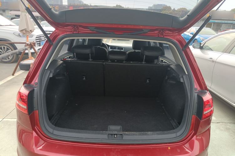 Used Volkswagen Golf 2015 1.4TSI Automatic Comfort Model Trunk