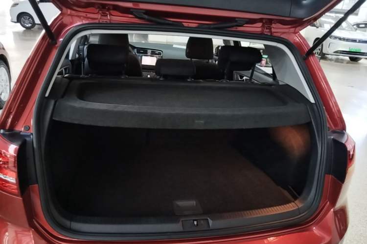 Used Volkswagen Golf 2015 1.4TSI Automatic Comfort Model Trunk