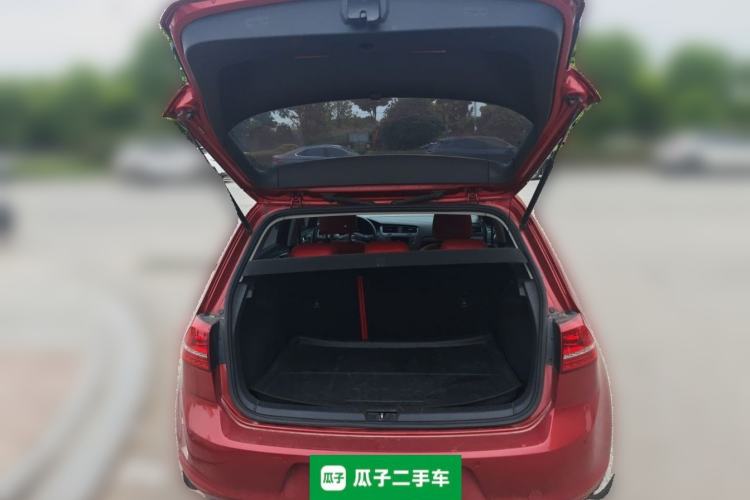 Used Volkswagen Golf 2015 1.6L Automatic Fashion Model Trunk