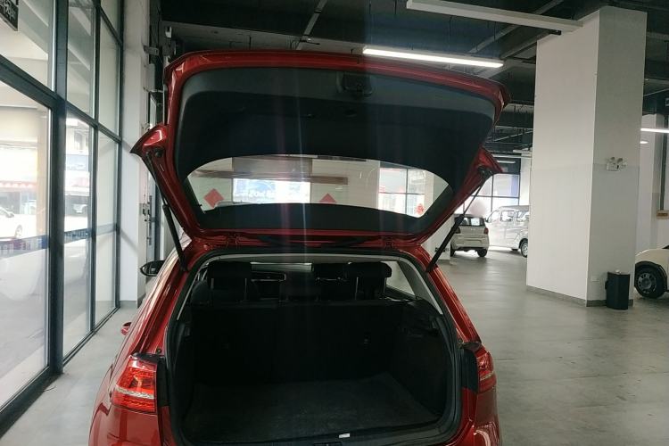 Used Volkswagen Golf 2015 1.6L Automatic Comfort Model Trunk