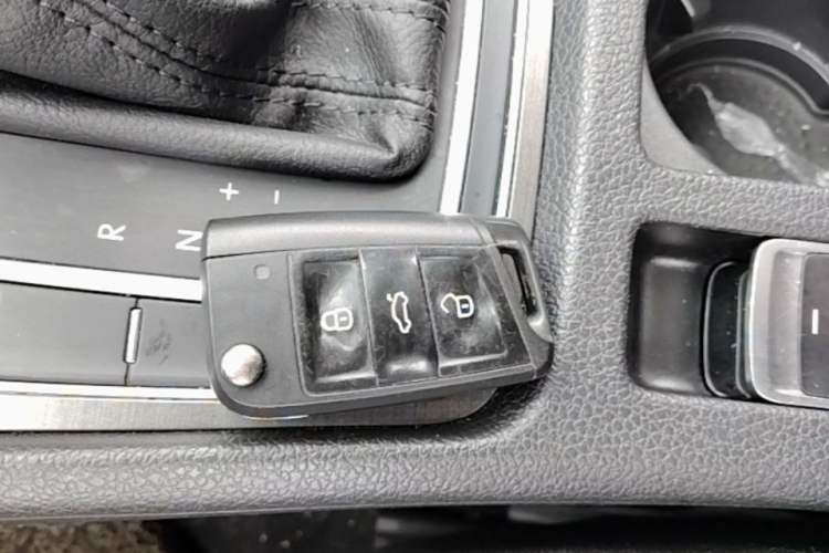 Used Volkswagen Golf 2015 1.4TSI Automatic Luxury Model Vehicle Key
