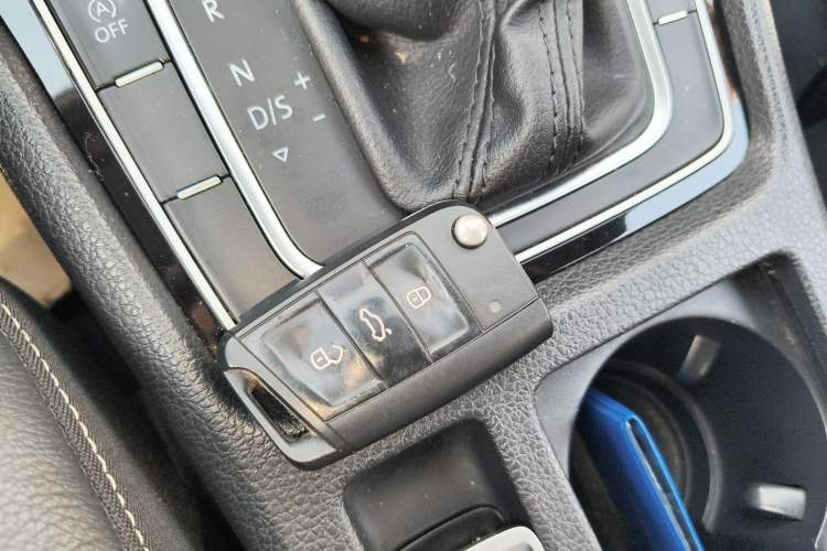 Used Volkswagen Golf 2015 1.4TSI Automatic Flagship Model Vehicle Key