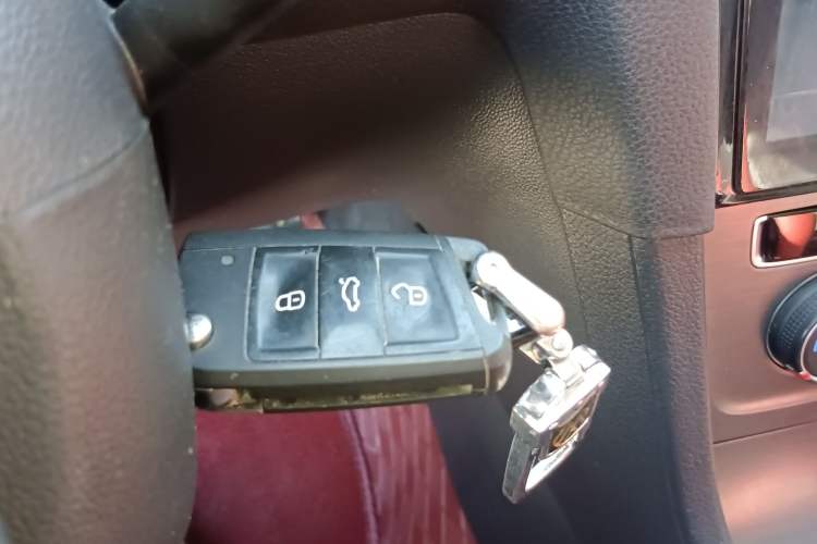 Used Volkswagen Golf 2015 1.6L Automatic Comfort Model Vehicle Key