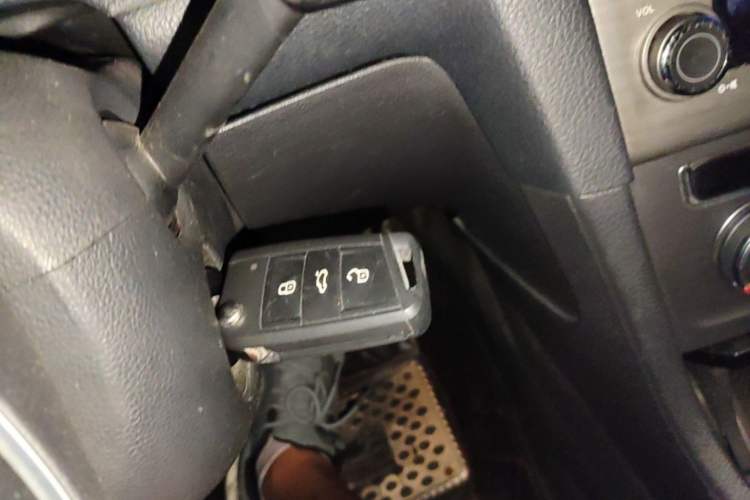 Used Volkswagen Golf 2015 1.6L Automatic Comfort Model Vehicle Key