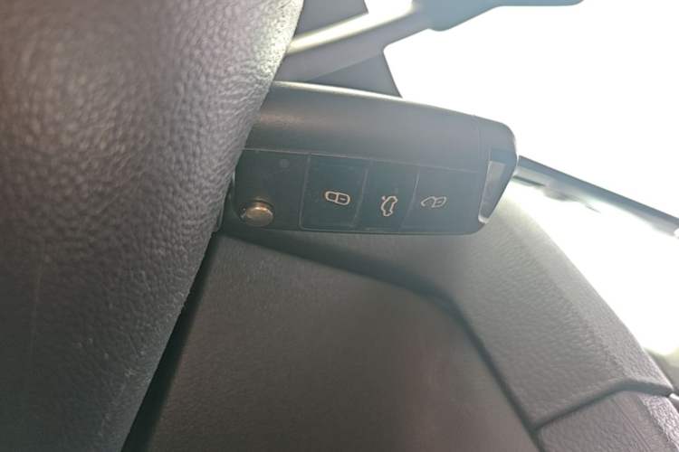 Used Volkswagen Golf 2015 1.6L Automatic Fashion Model Vehicle Key