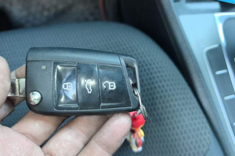 Used Volkswagen Golf 2015 1.6L Automatic Comfort Model Vehicle Key