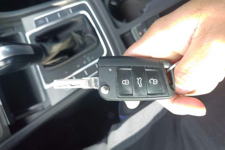 Used Volkswagen Golf 2015 1.4TSI Automatic Comfort Model Vehicle Key