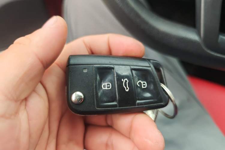 Used Volkswagen Golf 2015 1.6L Automatic Fashion Model Vehicle Key