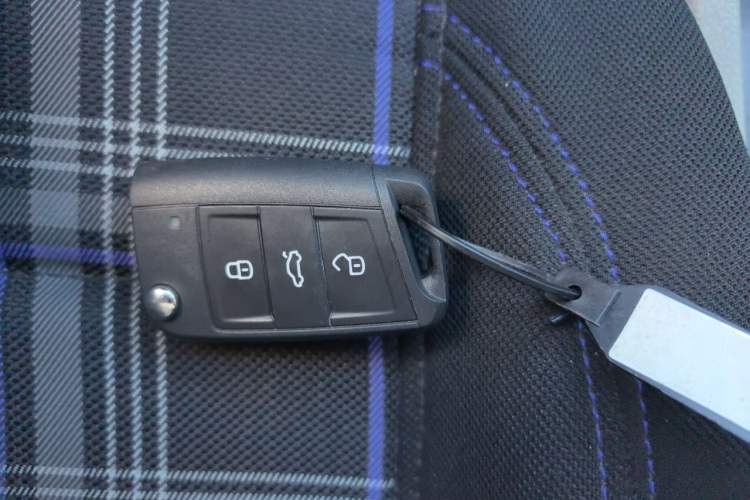 Used Volkswagen Golf 2015 1.4TSI Automatic Comfort Model Vehicle Key