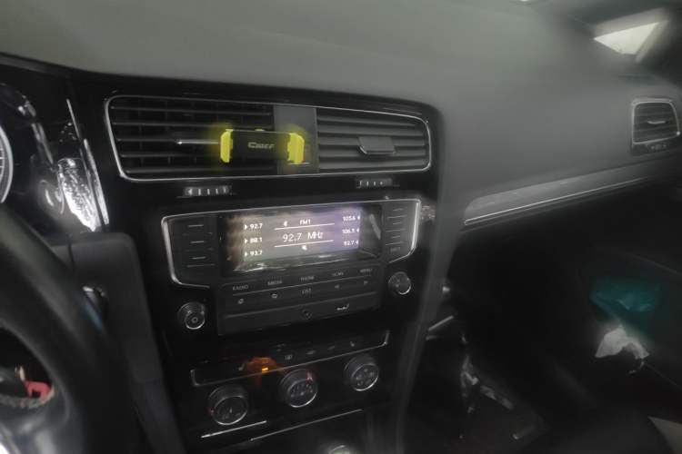 Used Volkswagen Golf 2015 1.4TSI Automatic R-Line Audio And AC Panel