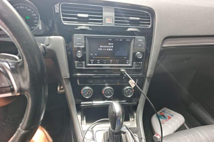 Used Volkswagen Golf 2015 1.4TSI Automatic R-Line Audio And AC Panel