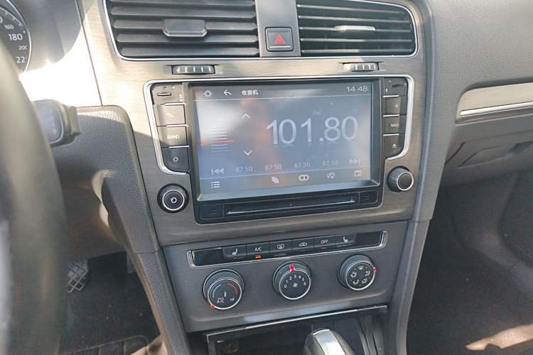 Used Volkswagen Golf 2015 1.6L Automatic Comfort Model Audio And AC Panel