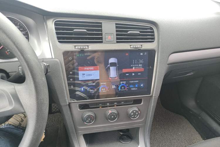 Used Volkswagen Golf 2015 1.6L Manual Fashion Edition Audio And AC Panel