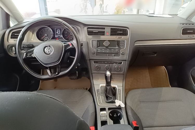 Used Volkswagen Golf 2015 1.4TSI Automatic Comfort Model Center Console