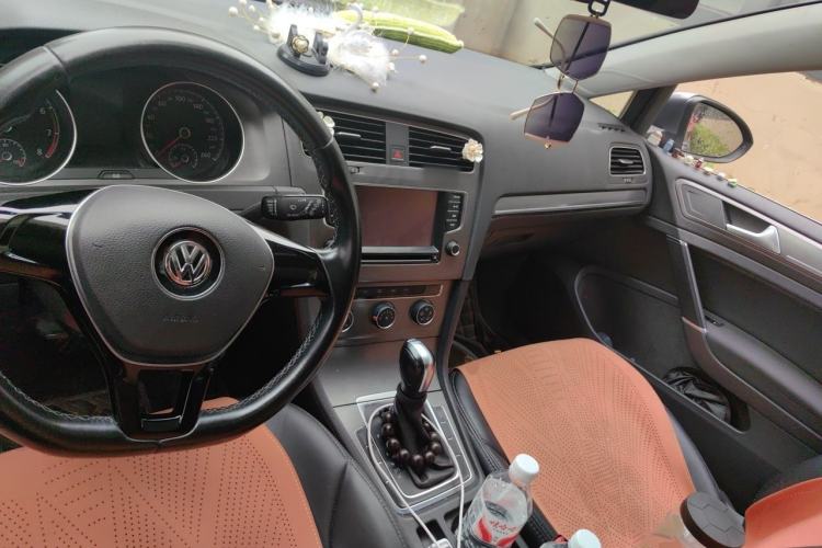 Used Volkswagen Golf 2015 1.4TSI Automatic Comfort Model Center Console