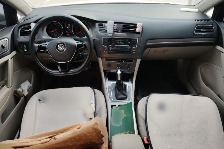 Used Volkswagen Golf 2015 1.4TSI Automatic Comfort Model Center Console