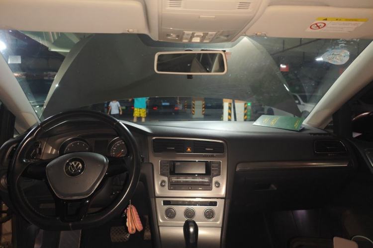 Used Volkswagen Golf 2015 1.4TSI Automatic Comfort Model Center Console