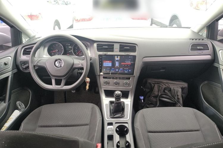 Used Volkswagen Golf 2015 1.6L Manual Fashion Edition Center Console