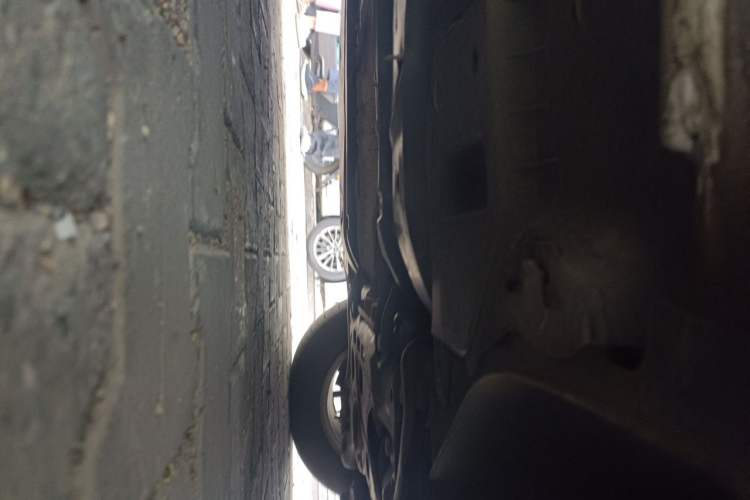 Used Volkswagen Golf 2015 1.6L Automatic Fashion Model Chassis Front Right