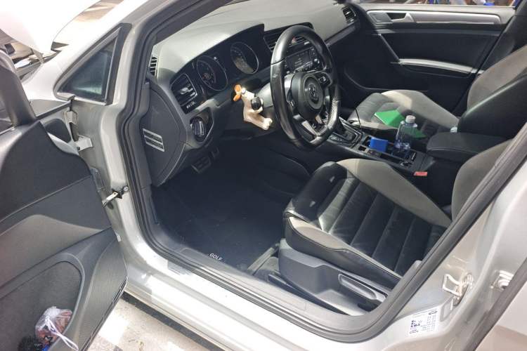 Used Volkswagen Golf 2015 1.4TSI Automatic R-Line Driver Seat