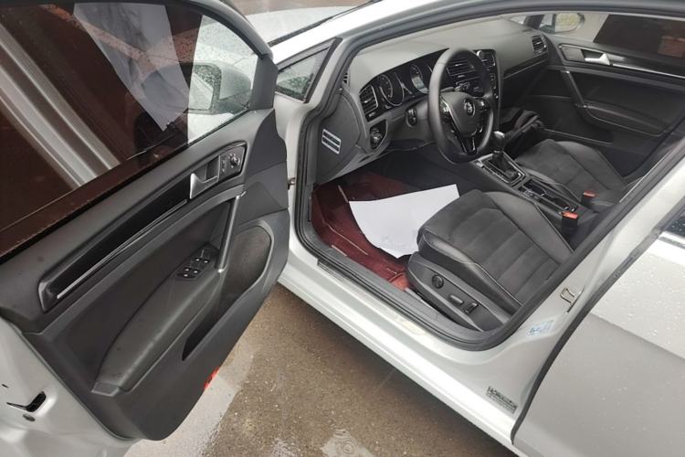 Used Volkswagen Golf 2015 1.4TSI Automatic Flagship Model Driver Seat