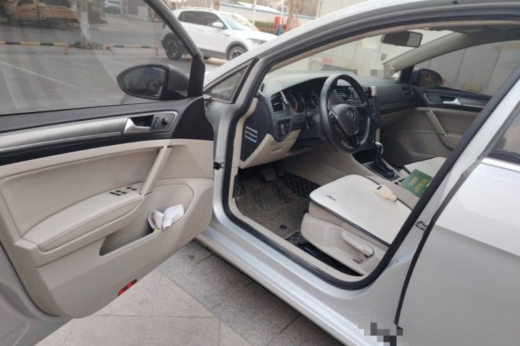 Used Volkswagen Golf 2015 1.4TSI Automatic Comfort Model Driver Seat