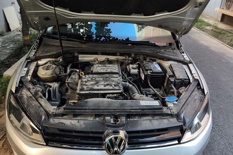 Used Volkswagen Golf 2015 1.6L Automatic Comfort Model Engine Bay