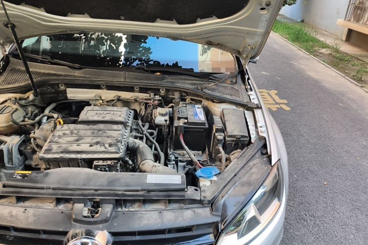 Used Volkswagen Golf 2015 1.6L Automatic Comfort Model Engine Bay Left