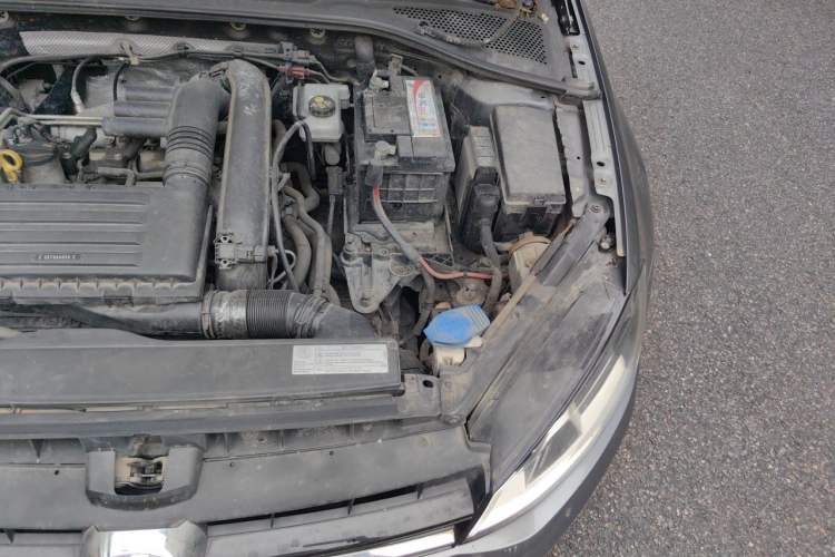 Used Volkswagen Golf 2015 1.4TSI Automatic Comfort Model Engine Bay Left